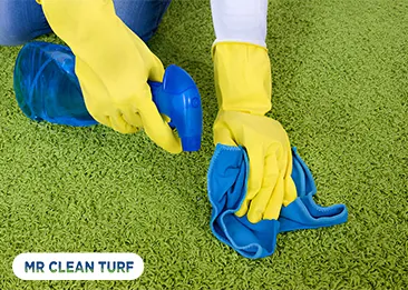 How to Remove Pet Odors from Artificial Turf: Easy Cleaning Hacks 